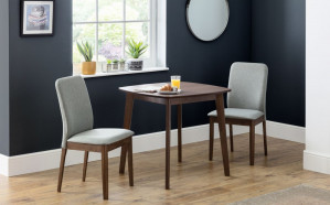 julian-bowen/lennox-table-2-berkeley-chairs-roomset-props.jpg